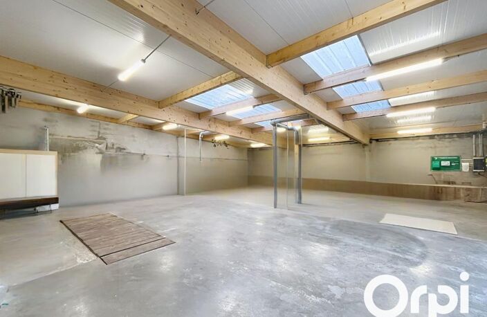 Titre : Entrepôt fonctionnel de 220 m² à Abrest – Électricité Triphasé – Accès Facile — photo 3