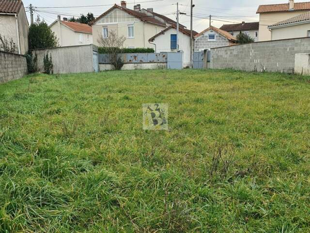 Angoulême, quartier Lunesse, Terrain à bâtir 526m² — photo du bien