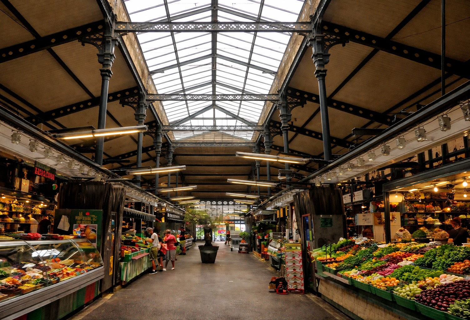 MURS COMMERCIAUX PARIS 18E DE 100M2 AVEC EXTRACTEUR — photo 1