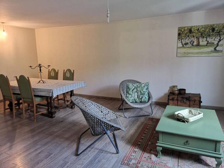 A vendre : Appartement de 3 chambres dans le centre de Marcic avec salon de 30 m² - DPE D — photo 1