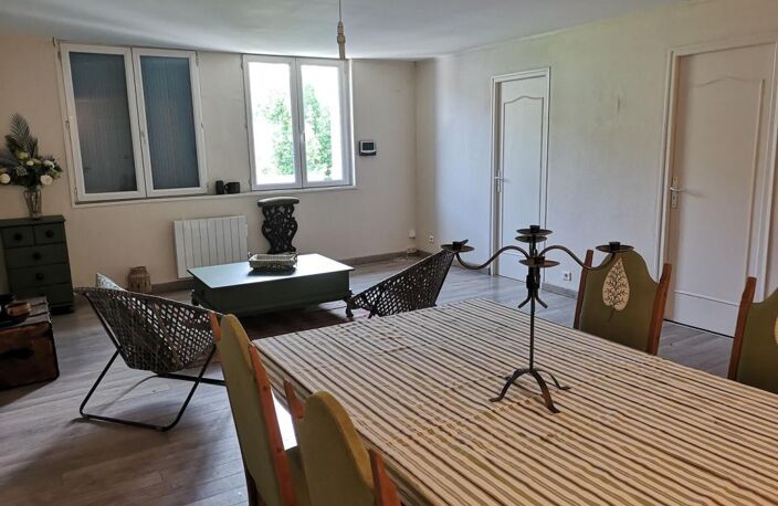A vendre : Appartement de 3 chambres dans le centre de Marcic avec salon de 30 m² - DPE D — photo 3
