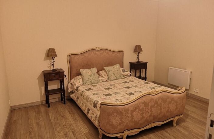 A vendre : Appartement de 3 chambres dans le centre de Marcic avec salon de 30 m² - DPE D — photo 4