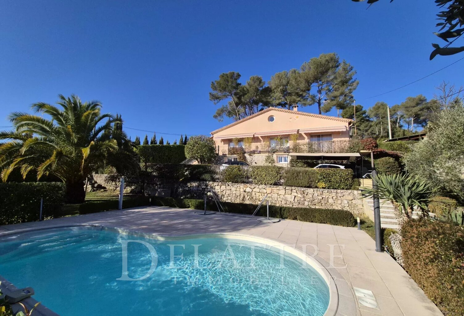 CHARMANTE MAISON PROVENCALE AU COEUR DU VILLAGE, AU CALME — photo 1