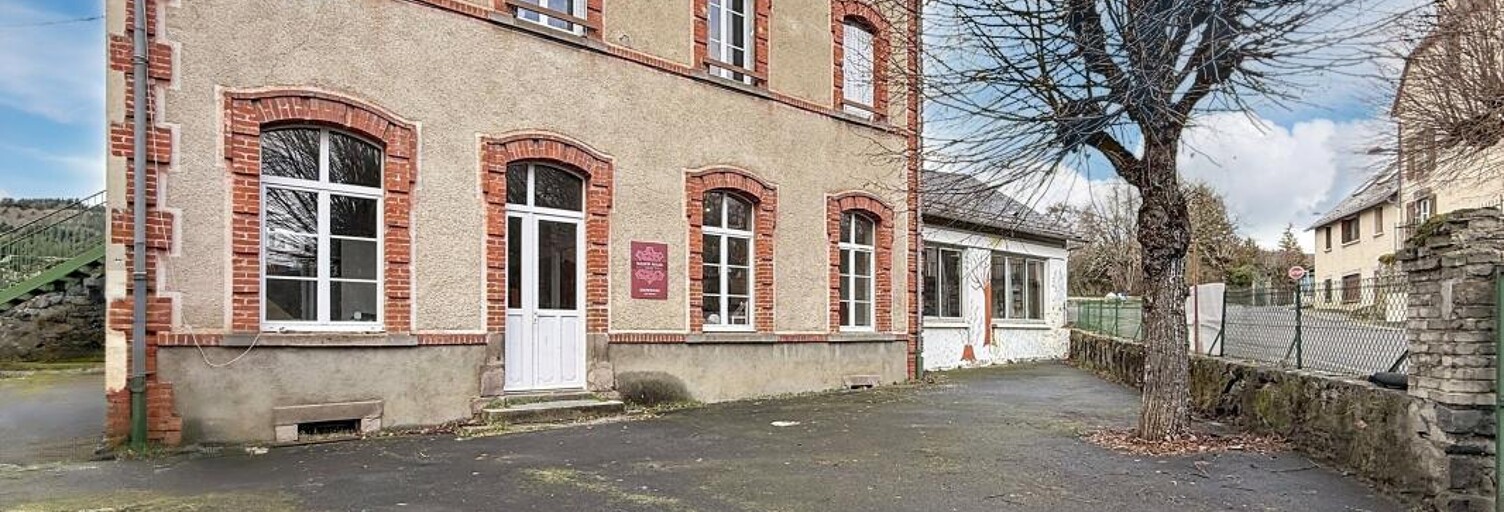 Immeuble  170 m² à vendre à Neussargues-Moissac (15170)