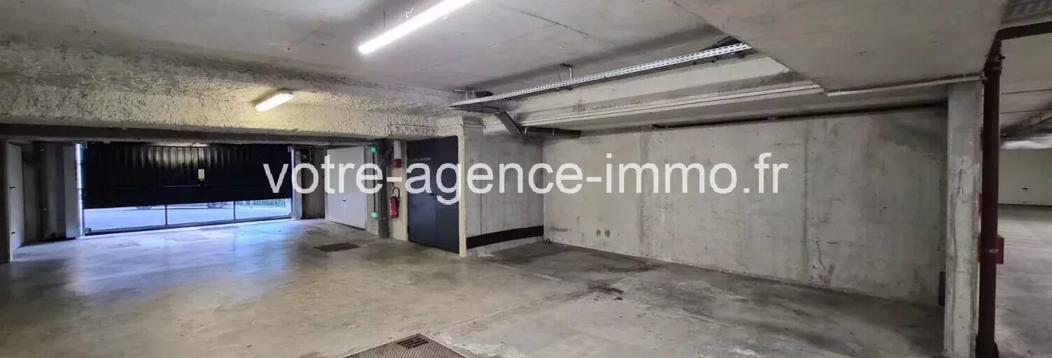 Garage   m² à louer à Nice (06200)