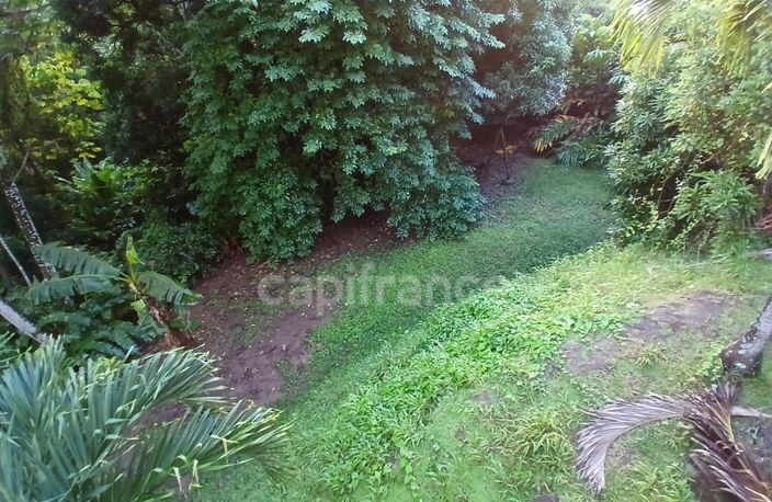 MAISON DE RAPPORT de 220m²- 3 Niveaux- DEUX T4 + UN T2. TERRAIN ARBORE 1700 M² AVEC PISCINE. RIVIERE PILOTE (972) — photo 3