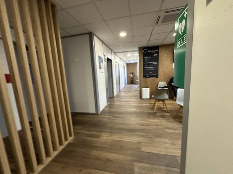 bureaux à louer CHASSE SUR RHONE (38), bureaux de 12m² à louer dans centre médical avec du stationnement et une très belle visibilité — photo 1