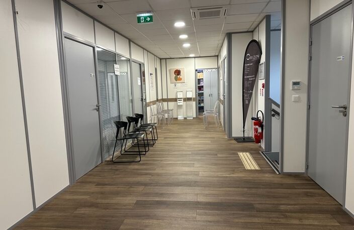 bureaux à louer CHASSE SUR RHONE (38), bureaux de 12m² à louer dans centre médical avec du stationnement et une très belle visibilité — photo 3