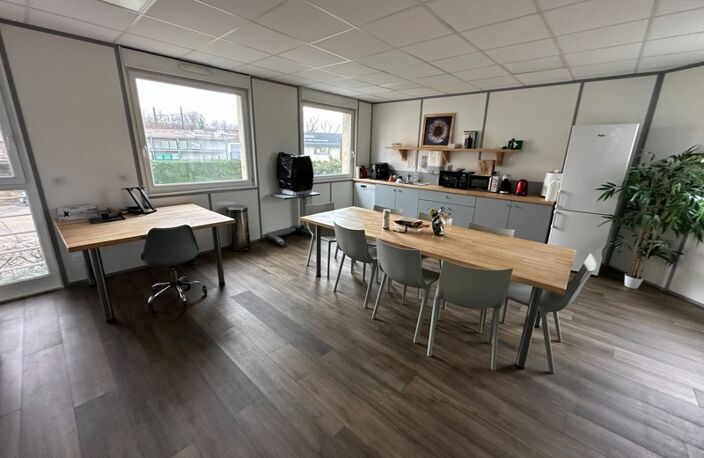 bureaux à louer CHASSE SUR RHONE (38), bureaux de 12m² à louer dans centre médical avec du stationnement et une très belle visibilité — photo 4