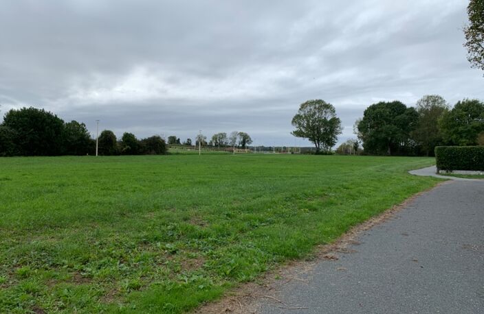 Charente-Maritime Terrain proche de St jean d'Angély 17400 — photo 2