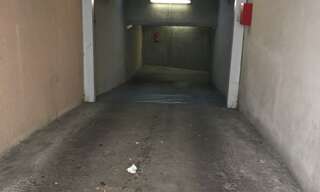 Garage   m² à louer à Lyon 3 (69003)