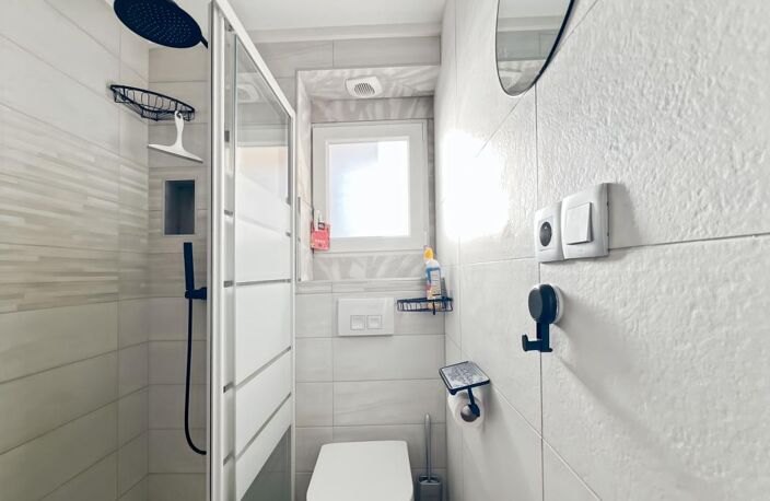 Appartement À Vendre T2 34M CAVE PISCINE — photo 5