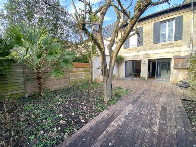 Dans quartier recherché, charmante échoppe entièrement rénovée avec joli jardin proche commodités — photo 1