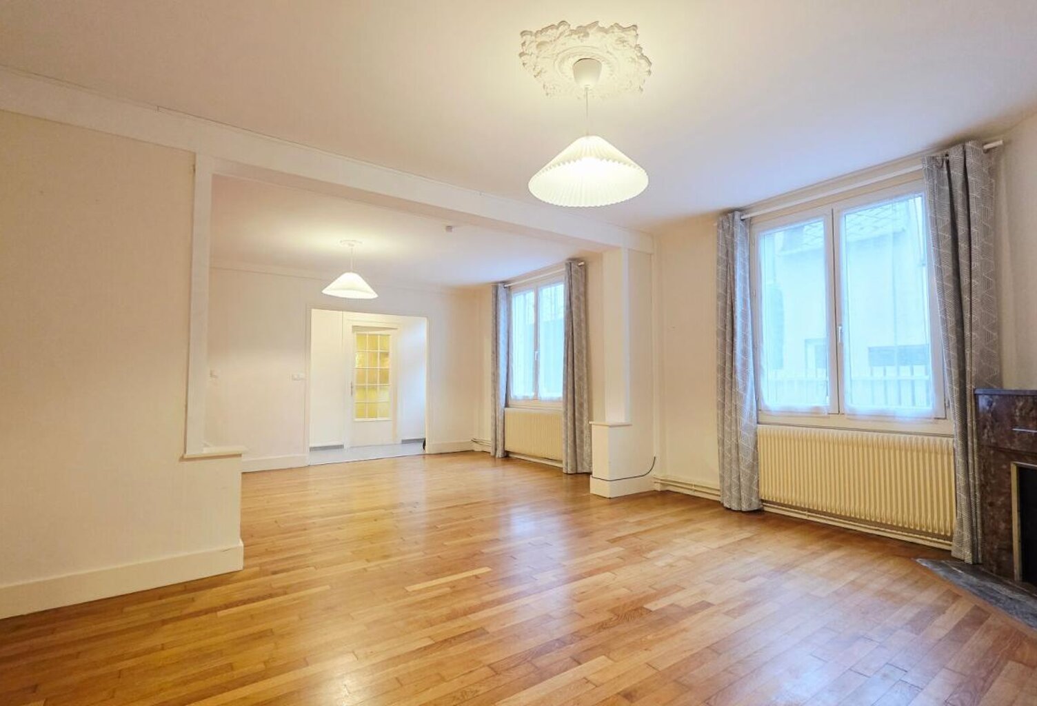 BOURGES PROCHE CENTRE 134M² 5 PIECES 4 CHAMBRES GARAGE — photo 1