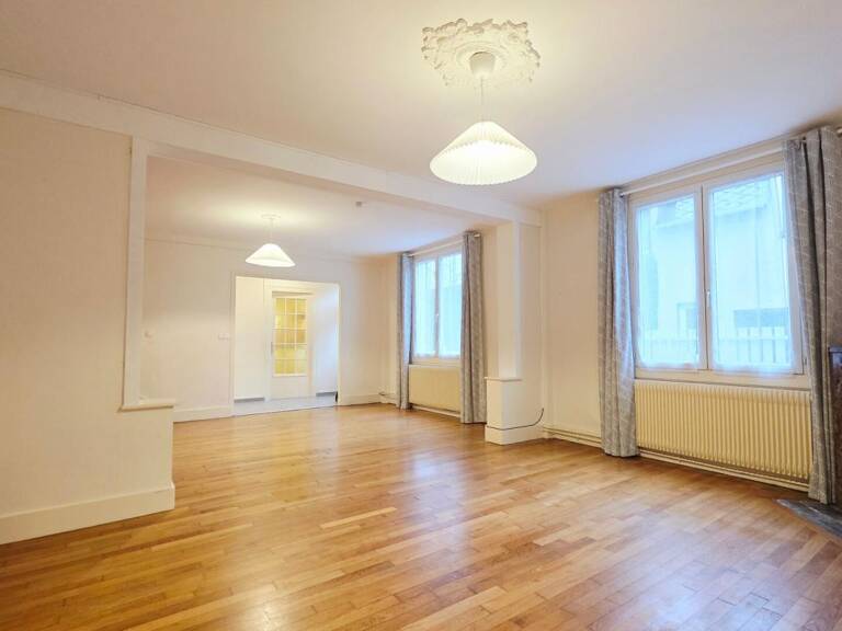 BOURGES PROCHE CENTRE 134M² 5 PIECES 4 CHAMBRES GARAGE — photo 1
