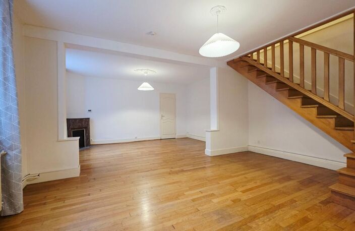 BOURGES PROCHE CENTRE 134M² 5 PIECES 4 CHAMBRES GARAGE — photo 5