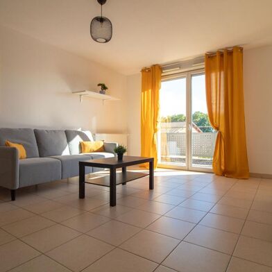 Appartement 3 pièces 842 €
