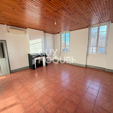 Appartement 3 pièces 745 €