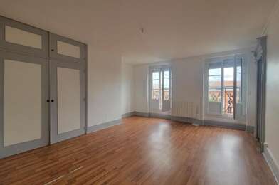 Bureau 6 pièces 1885 €