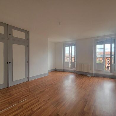 Bureau 6 pièces 1885 €