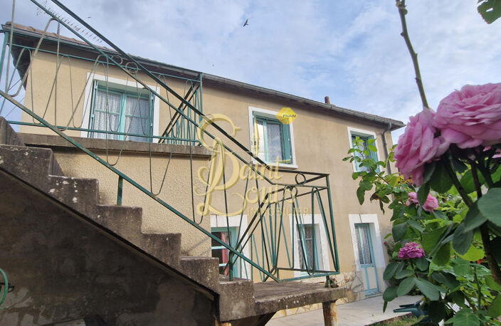MAISON ANCIENNE AVEC 3 CHAMBRES, DEPENDANCE ET JARDINET — photo 2