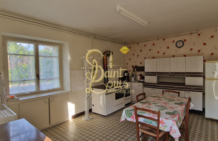 MAISON ANCIENNE AVEC 3 CHAMBRES, DEPENDANCE ET JARDINET — photo 4