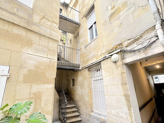 A VENDRE APPARTEMENT DE TYPE 2 LOUE- SECTEUR BORDEAUX VICTOIRE / CAPUCINS — photo du bien