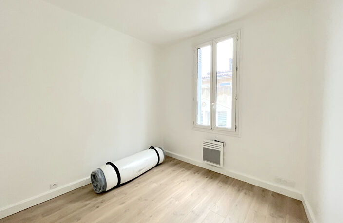 A VENDRE APPARTEMENT DE TYPE 2 LOUE- SECTEUR BORDEAUX VICTOIRE / CAPUCINS — photo 4