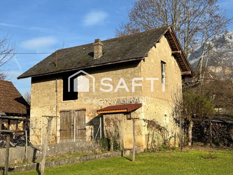 jolie petite grange idealement situer au centre de la commune de Drumettaz — photo 1