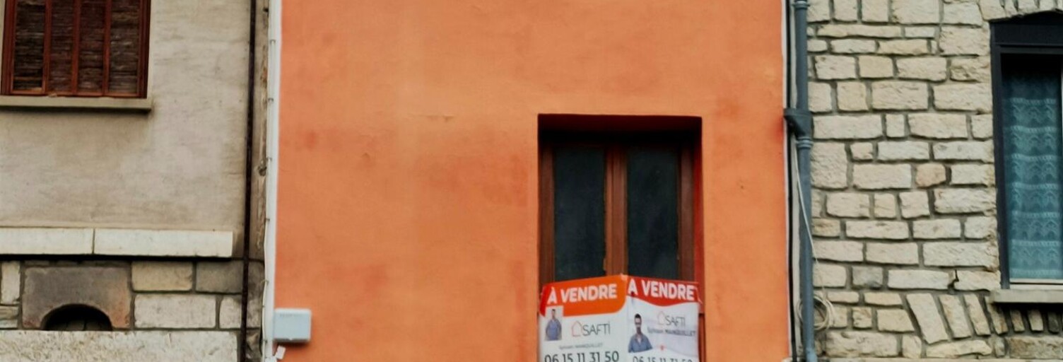 Immeuble  280 m² à vendre à Salins-les-Bains (39110)