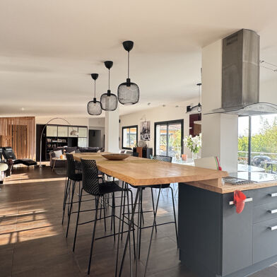 Appartement 6 pièces 398000 €