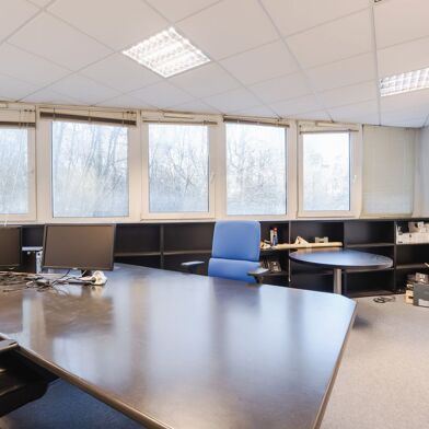 Bureau 1 pièces 365700 €