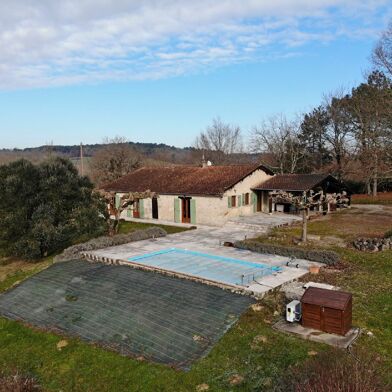 Maison 6 pièces 440160 €