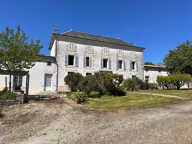 Logis charentais d'une belle présence — photo 3