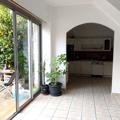 Maison 6 pièces 1300 €