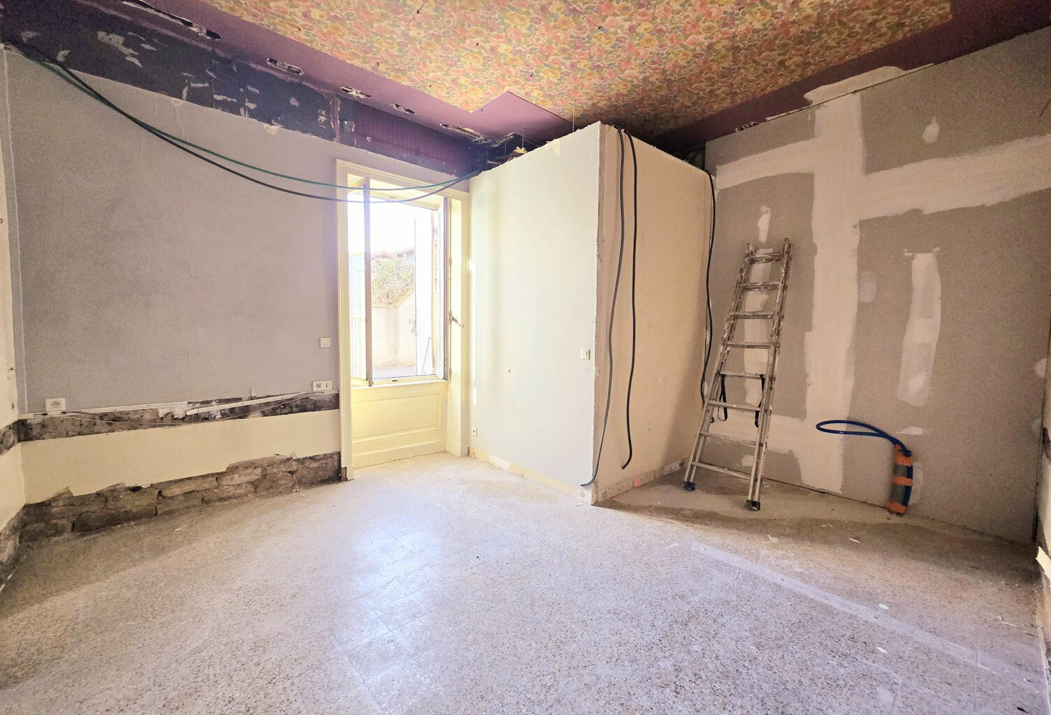 À VENDRE   T2 en plateau de 45 m2   Centre village d'Anse — photo 1