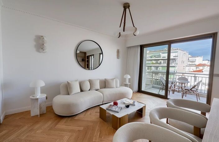Rare à la vente : 3 pièces entièrement rénové en étage élevé avec terrasse et balcon – Dubouchage — photo 5