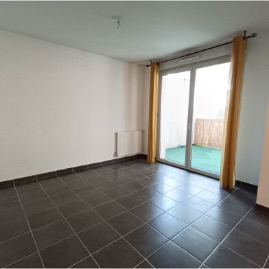 Appartement 3 pièces 920 €