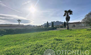 Terrain  692 m² à vendre à Roquebrune-sur-Argens (83520)