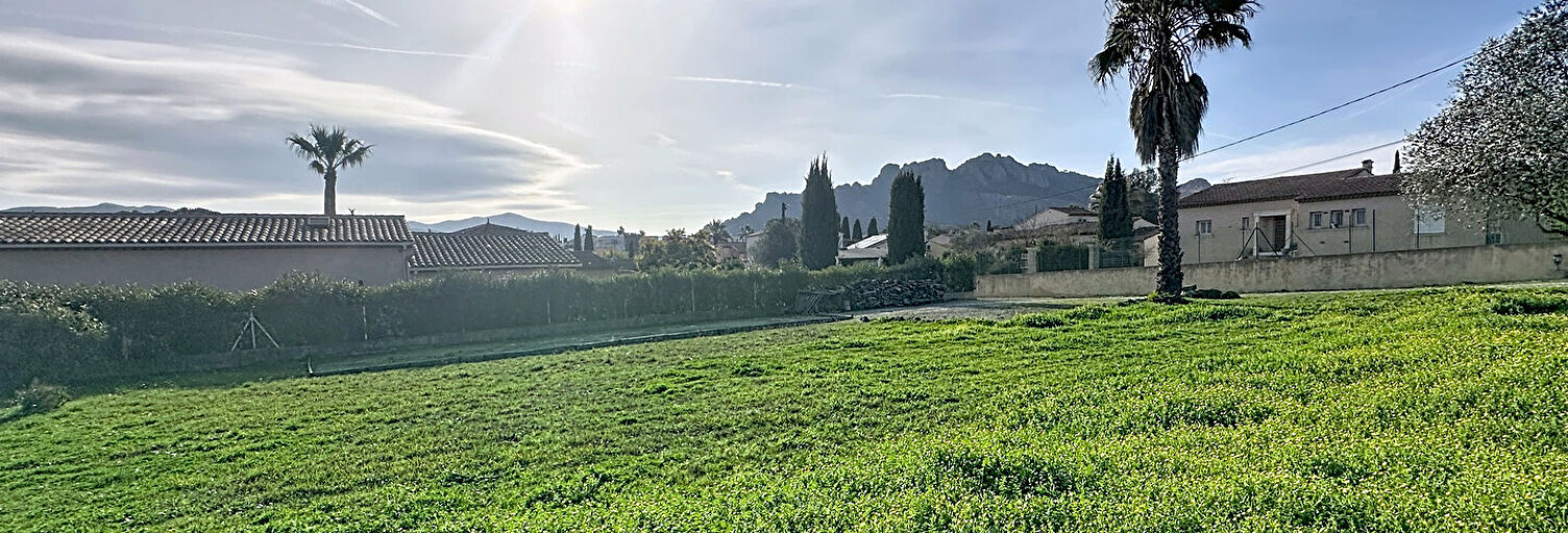 Terrain  692 m² à vendre à Roquebrune-sur-Argens (83520)