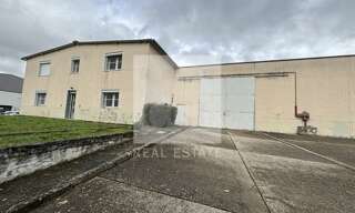 Commerce  860 m² à louer à Saint-Laurent-de-Mure (69720)