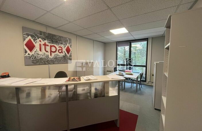 BUREAUX à LOUER — photo 2