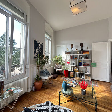 Appartement 4 pièces 911 €