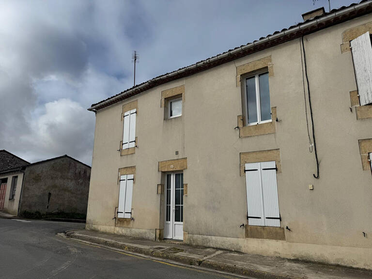 Idéal premier investissement ! Maison de village  avec 3 chambres terrasse et garage — photo 1