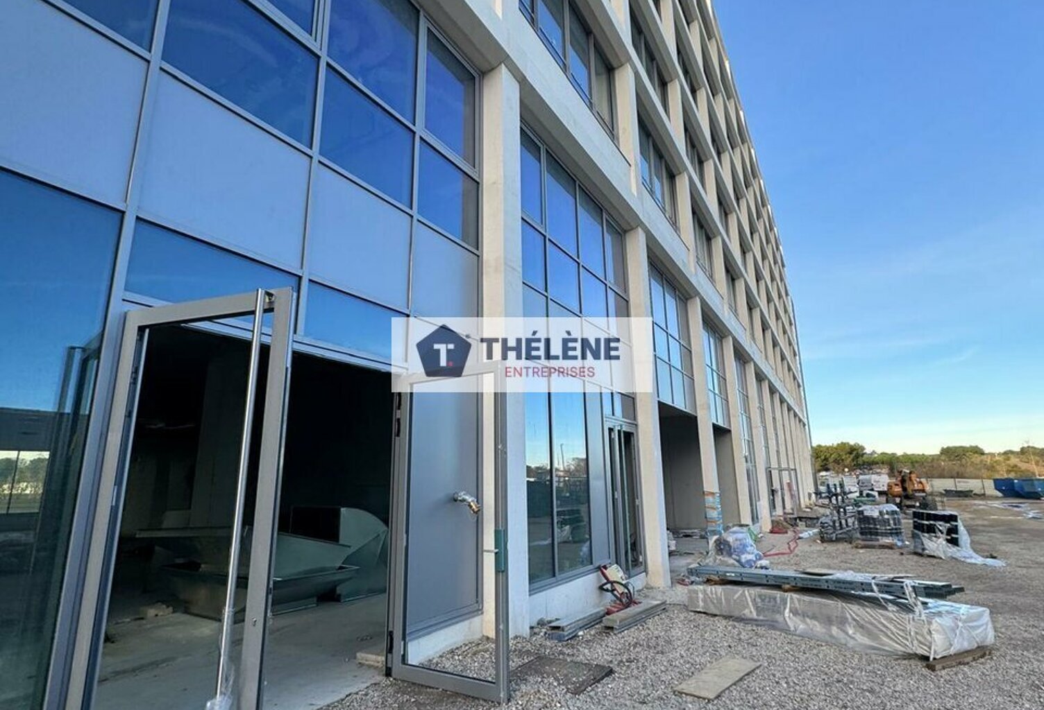 BUREAUX à LOUER — photo 1