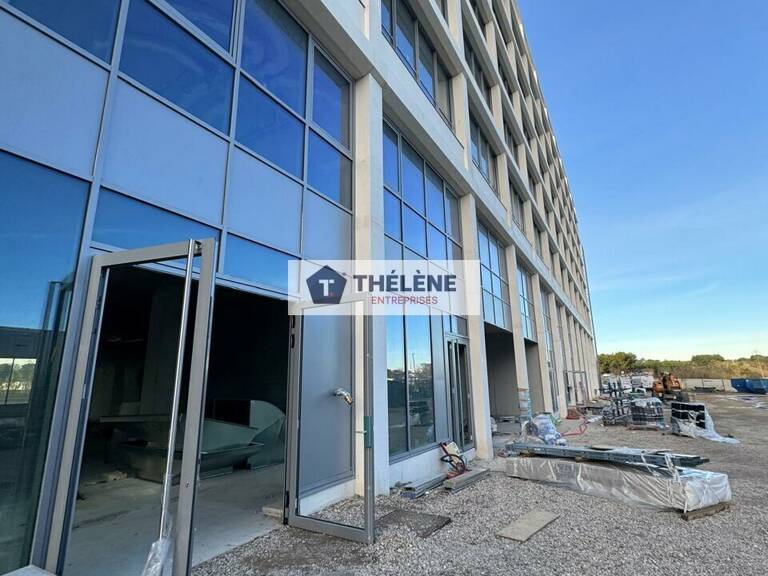 BUREAUX à LOUER — photo 1
