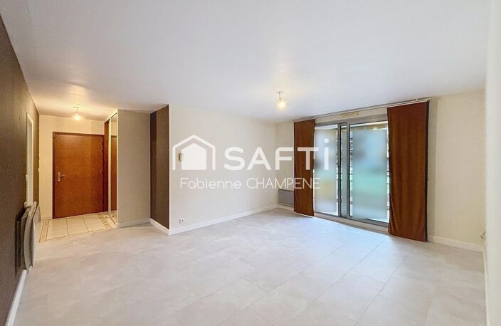 APPARTEMENT AVEC ASCENSEUR — photo 2