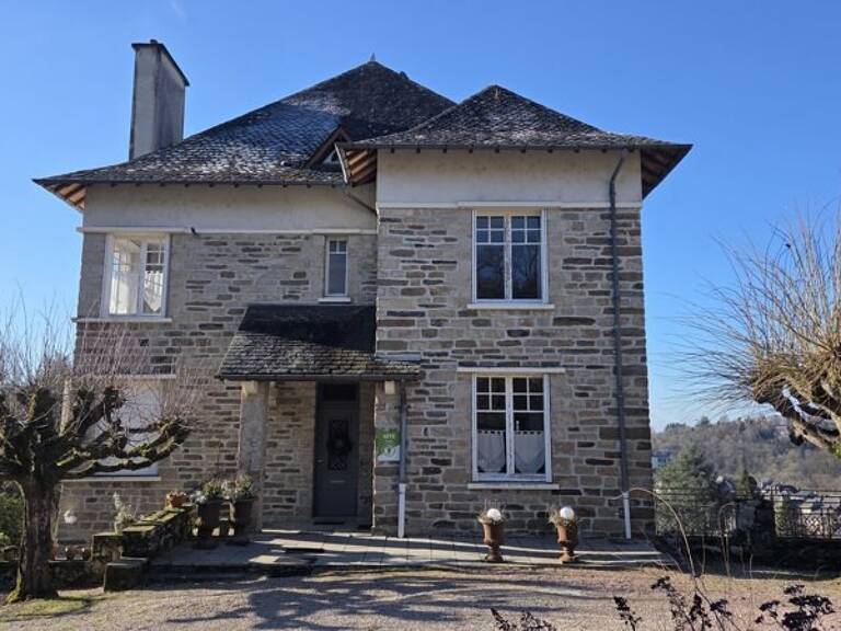 Maison en pierre de 10 pièces principales — photo 1