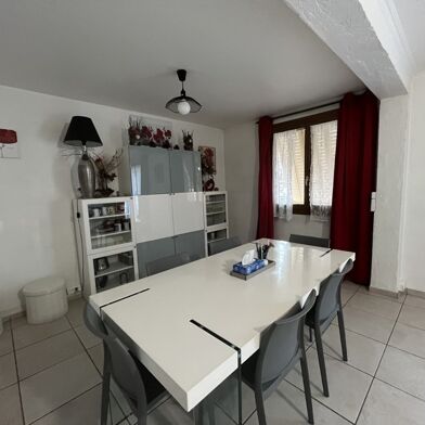 Appartement 4 pièces 223600 €