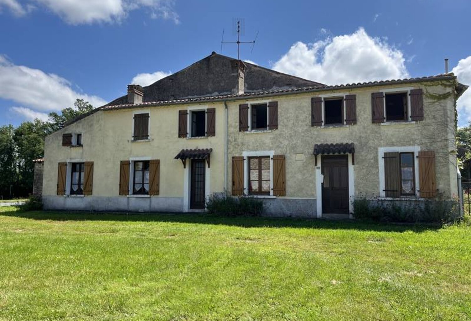 Ferme (tte) de 5 pièces principales — photo 1